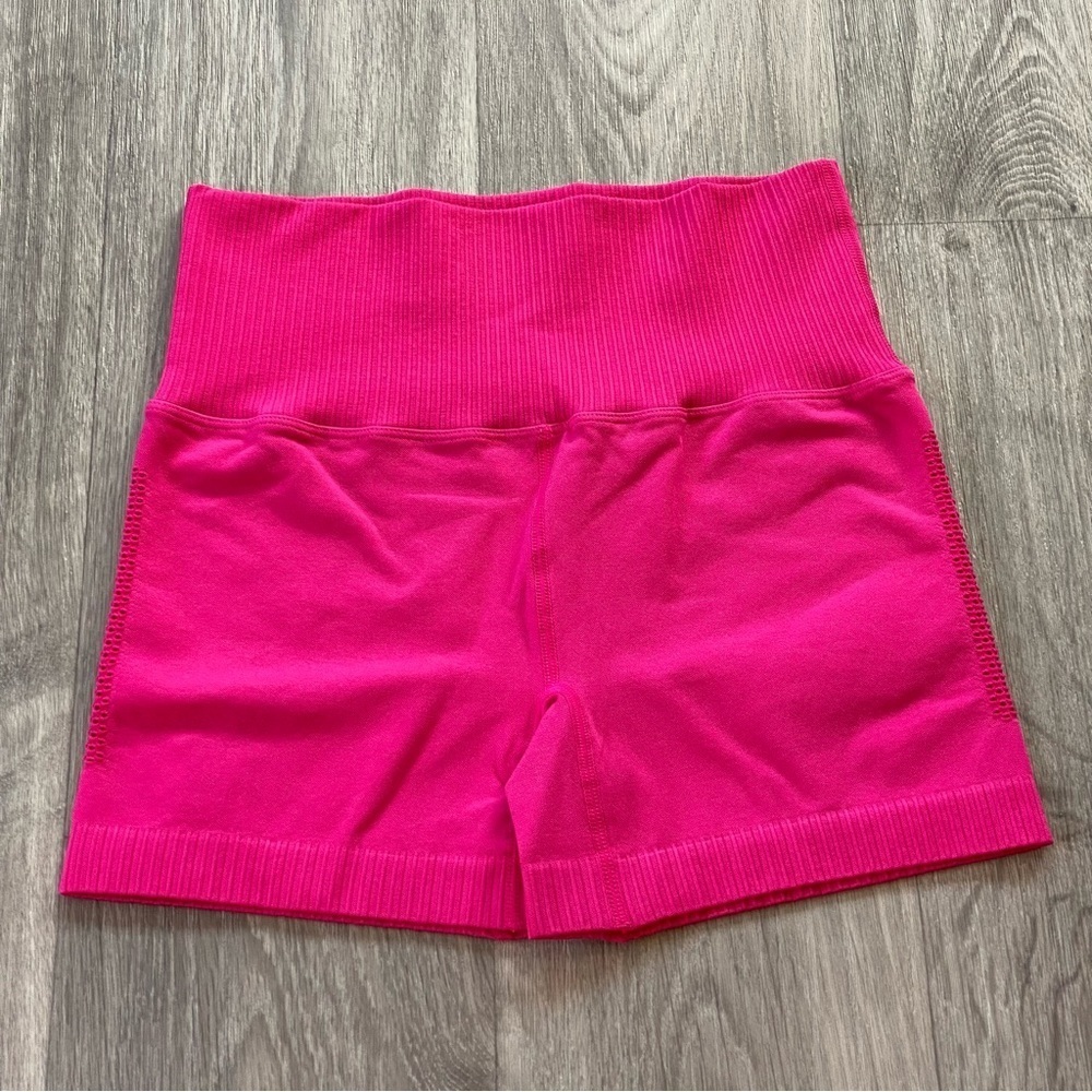 NEW Seamless High Rise Running Shorts in Hot Pink